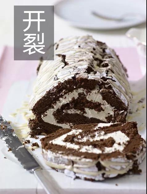 为什么蛋糕卷一出来就塌下去了,蛋糕卷断裂卷不起来的原因