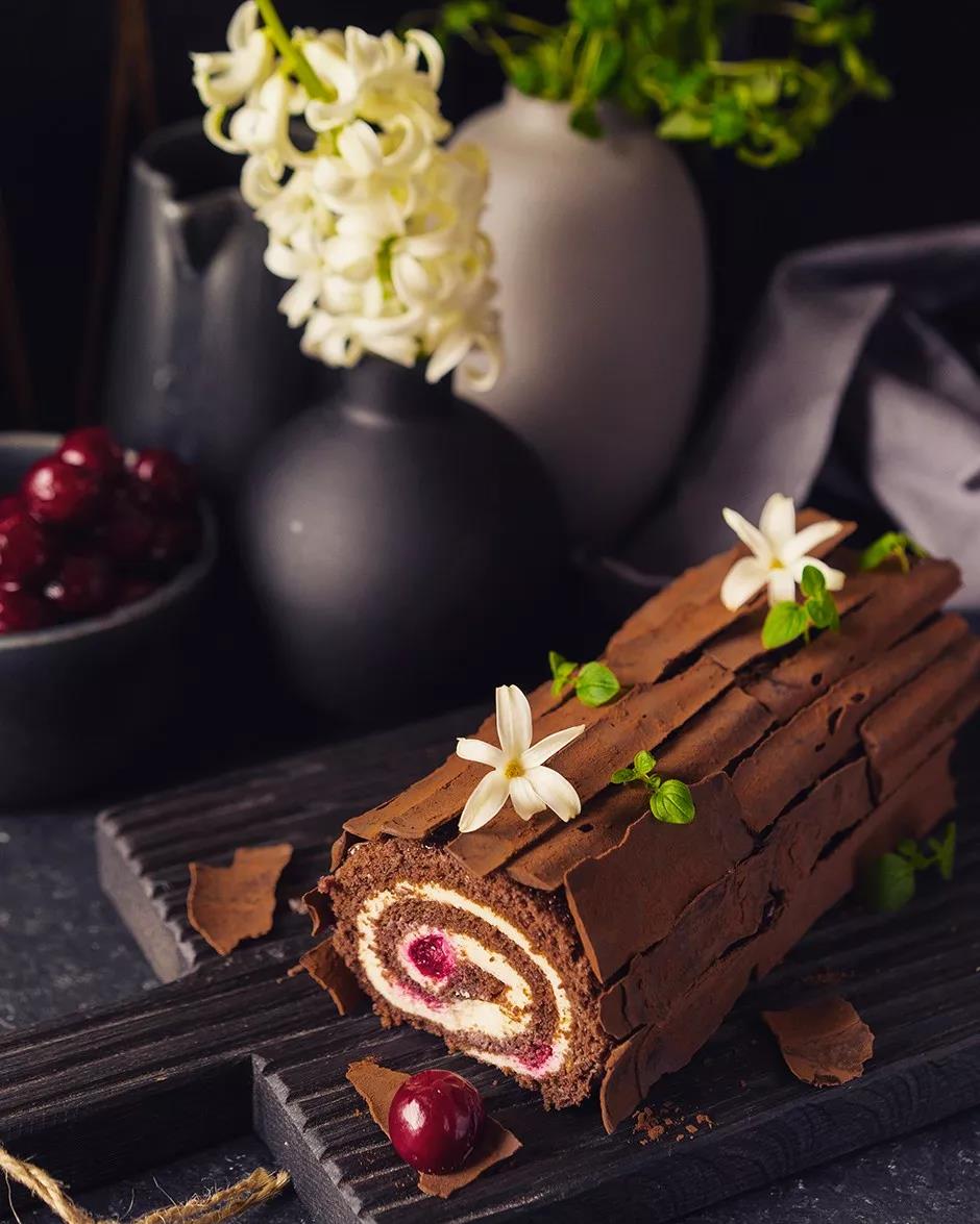 为什么蛋糕卷一出来就塌下去了,蛋糕卷断裂卷不起来的原因