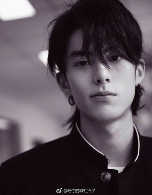 沈月王一博上演最萌身高差,沈月和王一博最新视频