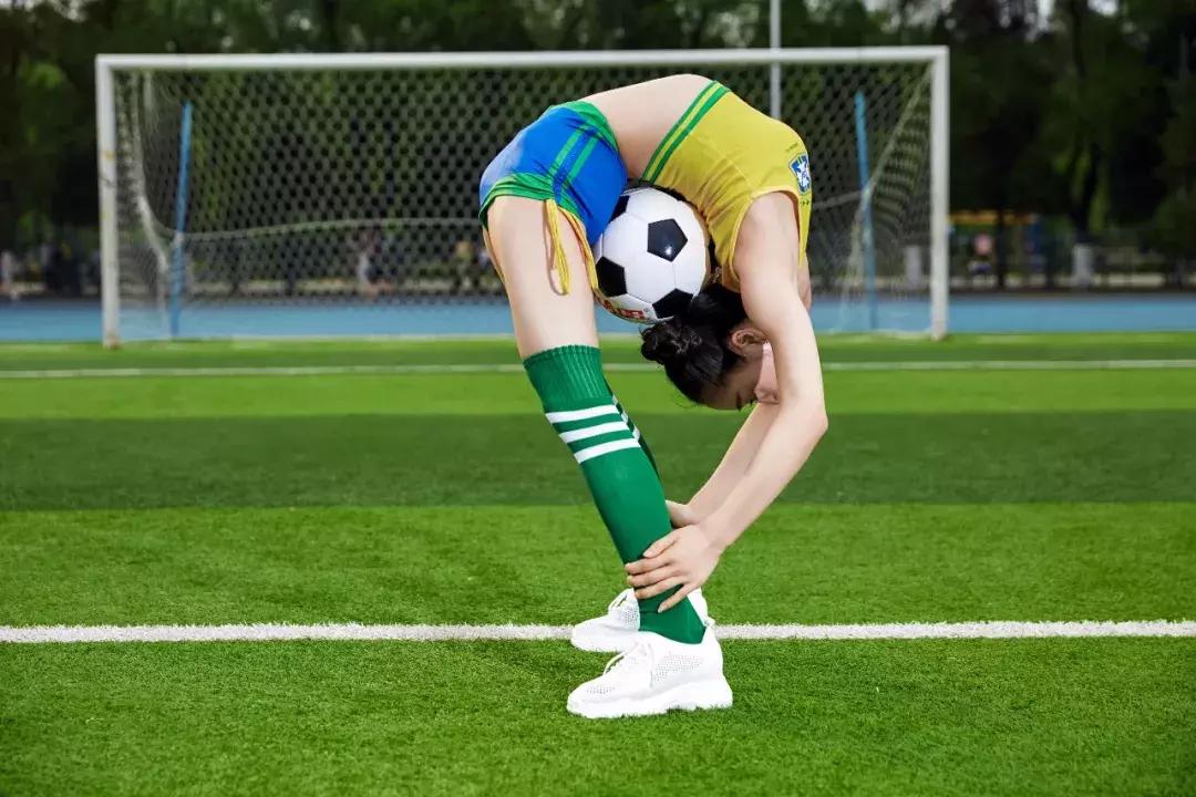 柔术女王刘藤高难度动作,柔术女王刘藤挑战外国选手