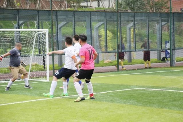 竞技绿茵,重庆高新区足球代表队