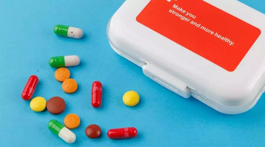 说真的,你不是药神,带这些药品上飞机你会有*麻大**烦!