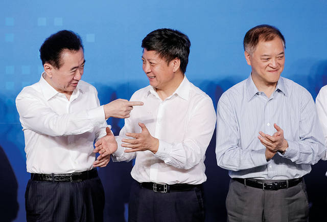 王健林玩足球投了多少钱,王健林玩足球是哪一年