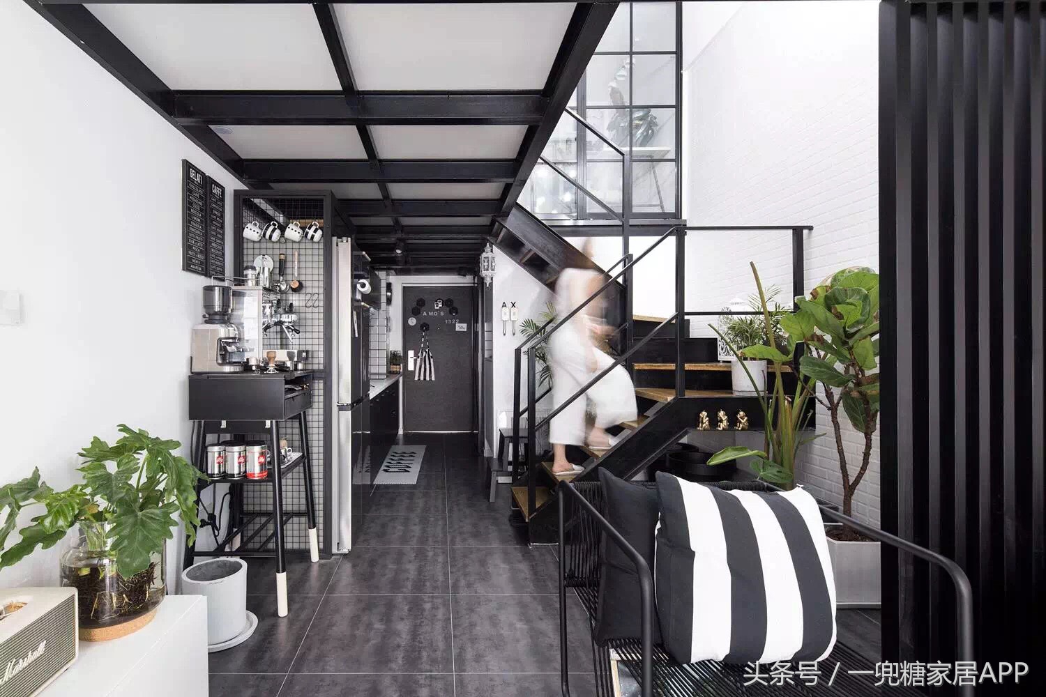 小姐姐爱上暗黑Loft，盖房之外，会了所有技能（附心得经验）