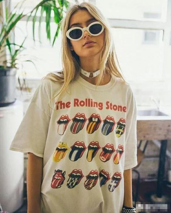 平胸是由什么决定的,平胸是生理特征吗