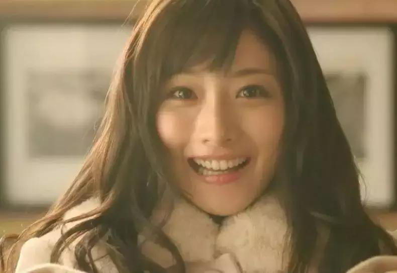 石原里美的笑容你能扛下几秒,石原里美的笑容为什么那么动人