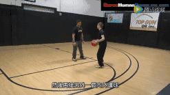 面对紧逼防守的晃人简单技巧,能晃倒防守人的个人技巧