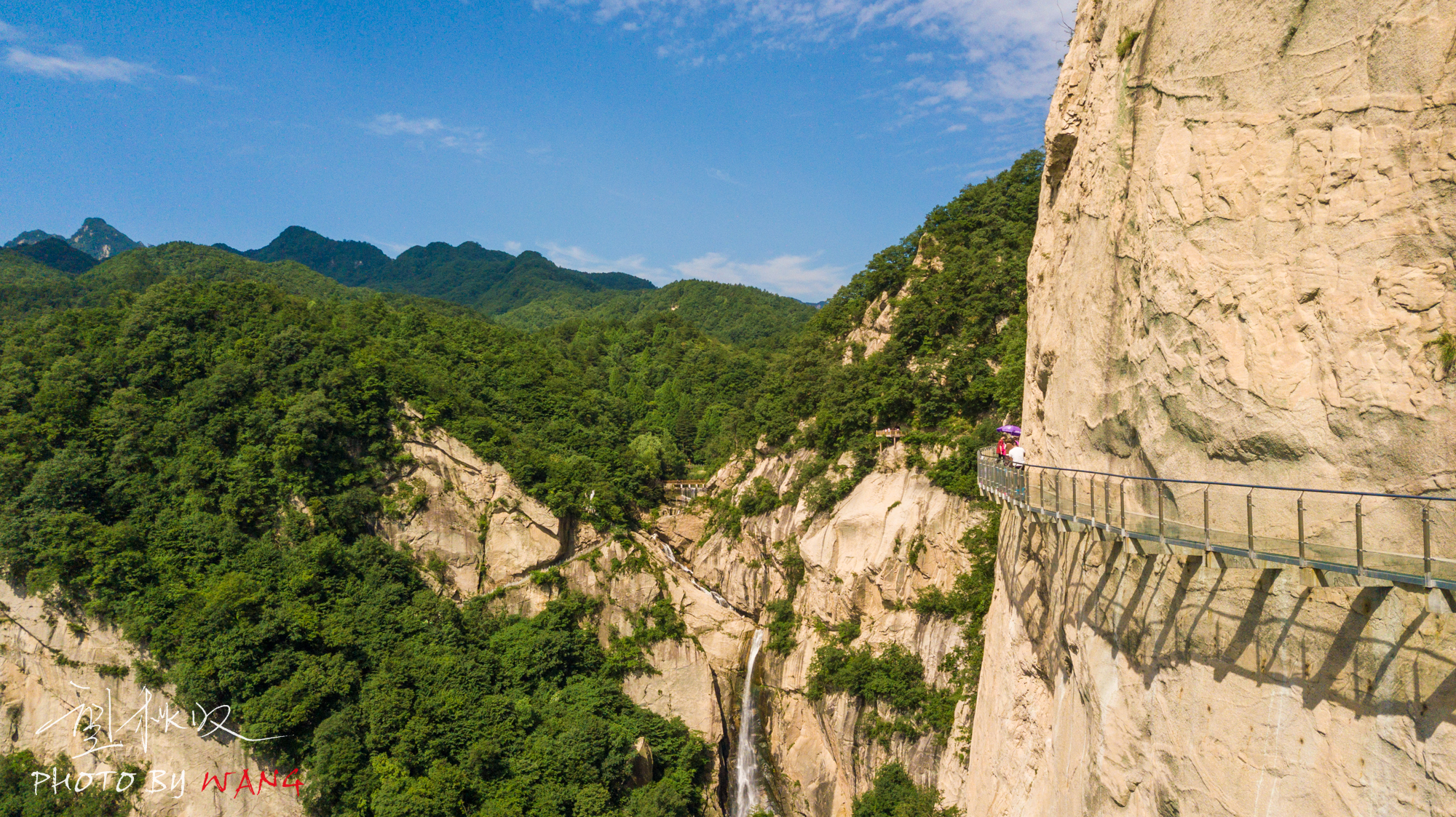 自带空调的白云山,人在画中游,水在空中舞