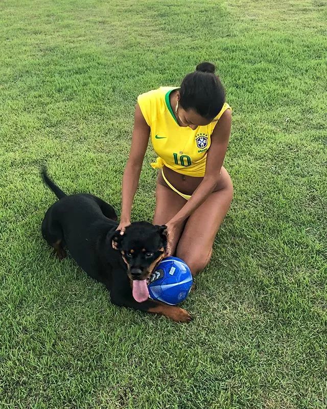 潮来潮趣｜性感超模充当啦啦队，巴西队气势先赢了