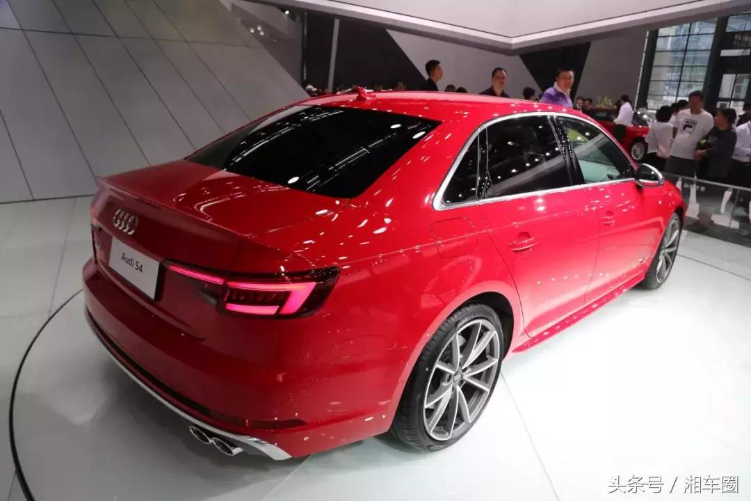 奔驰amga45vs奥迪s4,奔驰奥迪s4