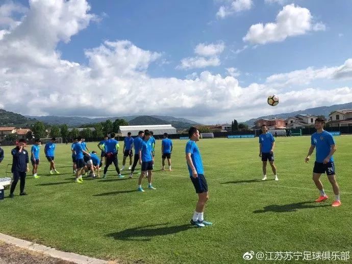 中国男足大吃大喝,中国男足伙食食谱