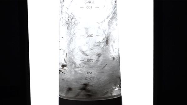 怎么用榨汁机榨果汁,如何用榨汁机榨出一杯好吃的果汁