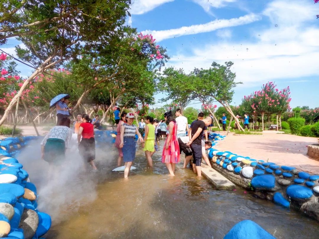 这里的紫薇和荷花美翻了！送你一个花样嘉年华，还有酷爽一夏！