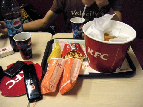 肯德基全家桶为什么那么少,肯德基全家桶一个人能不能吃饱