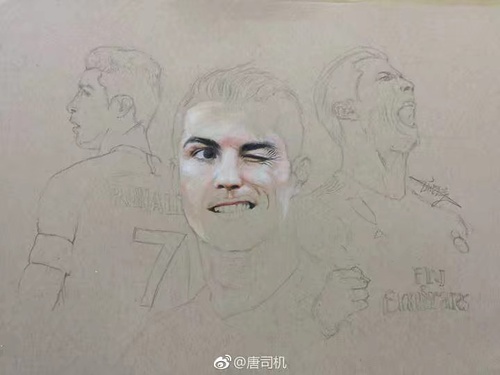 手绘C罗肖像方法,特别简单的素描c罗很适合做头像