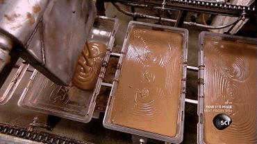 巧克力制作过程视频工厂,巧克力的制作过程视频