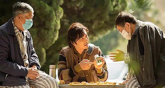 新上映电影《我不是药神》中“天价药抗癌药”引争议