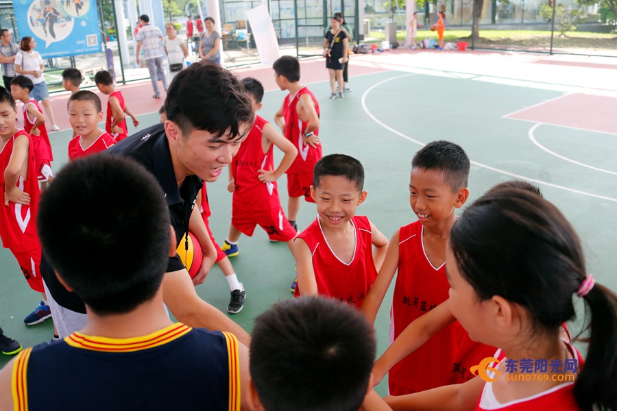 小孩学习父母要陪着一起学习吗,东莞儿童暑假培训
