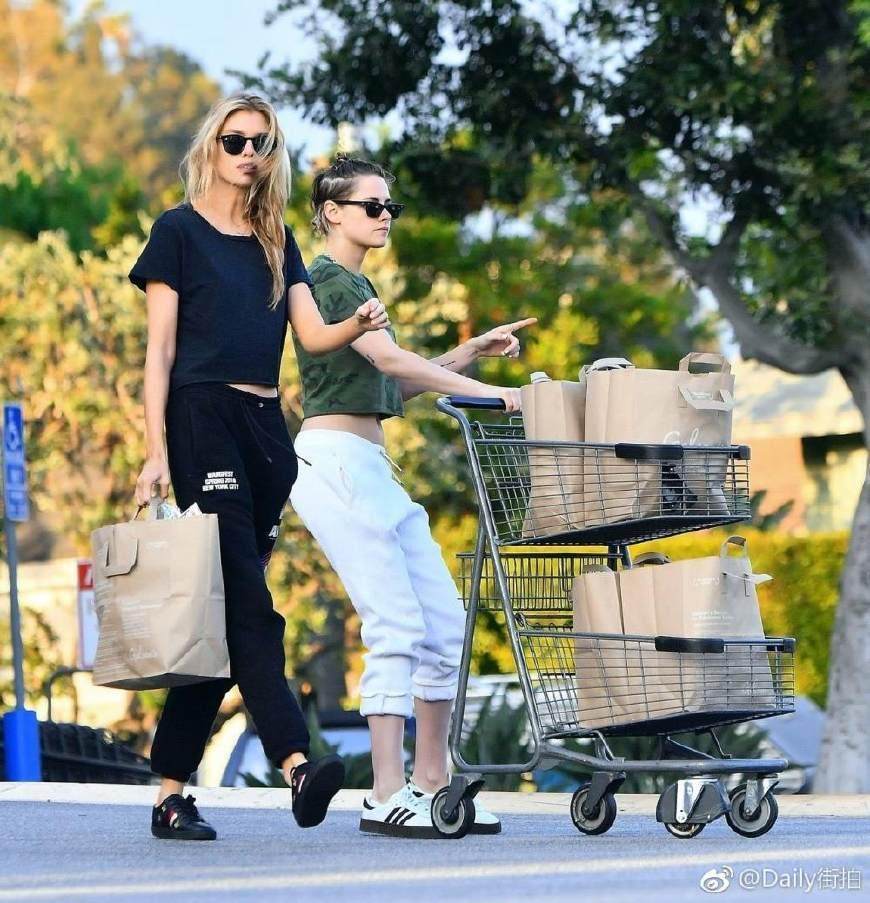 有了女朋友的“暮光女”K帅竟然将CK*裤内**这么穿，网友：这是时尚