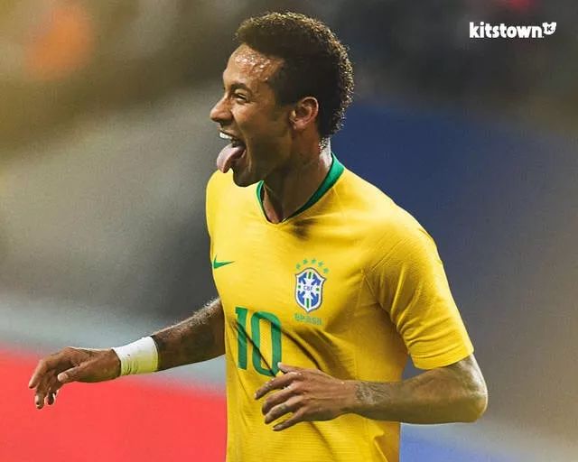 球场上如何穿球衣好看,怎样才能将球衣穿出帅气的感觉