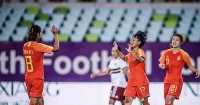 足球史上黑暗一幕球迷激动,足球史上最黑暗的一场比赛