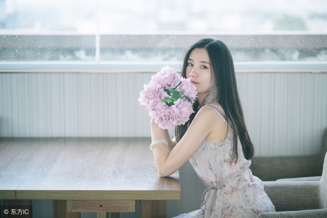 “你这个畜生，活着让晓晓痛苦，死了也不让她入土为安吗？！”