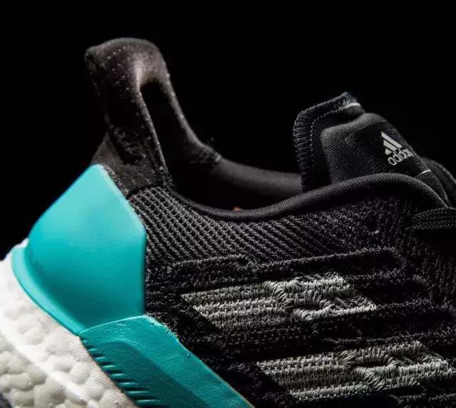 我的意中人会踏着七彩祥云来接我,我的意中人会踏着七彩祥云而来