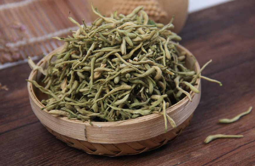 金银花一蒂二花,状如雄雌相伴,又似鸳鸯对舞,故有鸳鸯藤之称