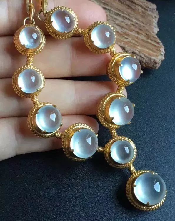 翡翠起荧,翡翠起胶和起荧有什么区别