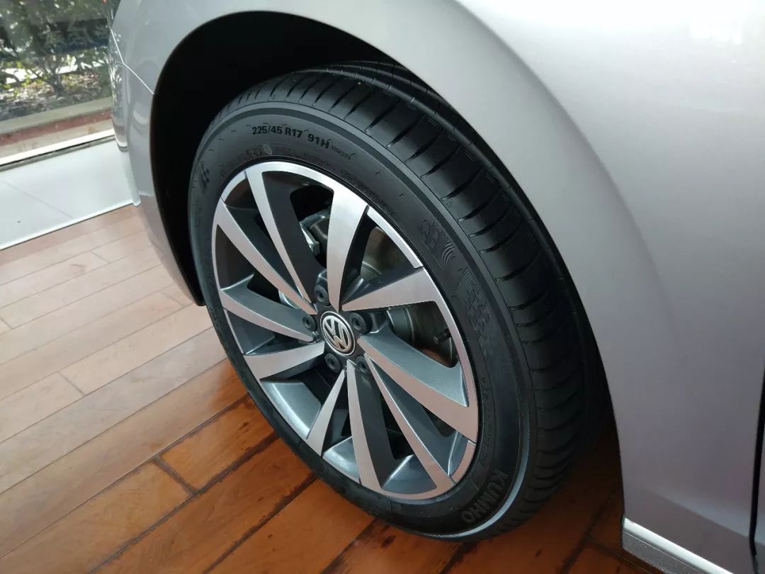 宝来1.4t和速腾1.4t选哪个,1.4t宝来和速腾哪个更值得购买