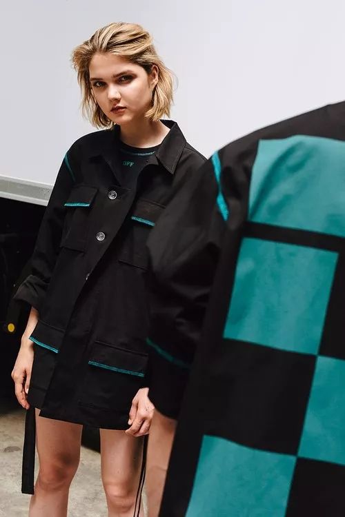 潮流｜DC开拍小丑独立电影，余文乐晒OWxAirPresto“黑魂”配色