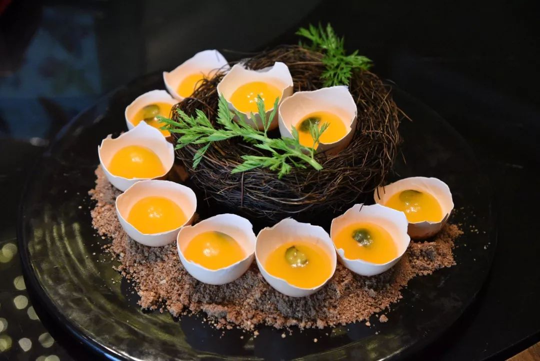 在空调房吃饭还是觉得热？因为还差了这道让你从嘴凉到心的菜