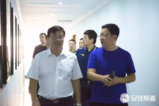 足球俱乐部和中国合作,足球俱乐部与学校合作