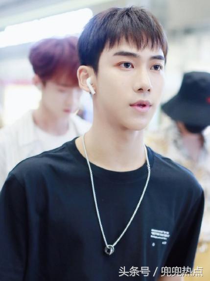 范丞丞离开舞台了吗,范丞丞解散舞台表演