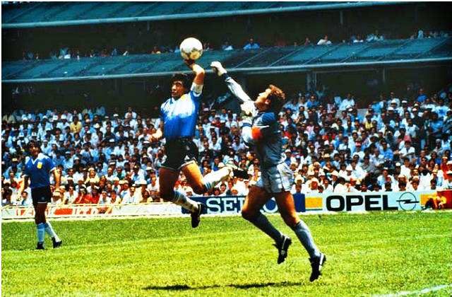 瞬间定格成永恒的画面,世界杯十大令人震撼时刻