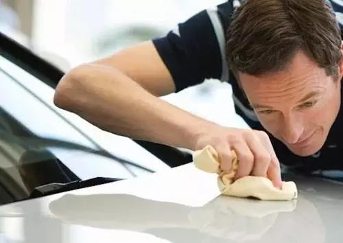 汽车打蜡封釉镀膜镀晶区别是什么,打蜡封釉镀膜镀晶之间有什么区别