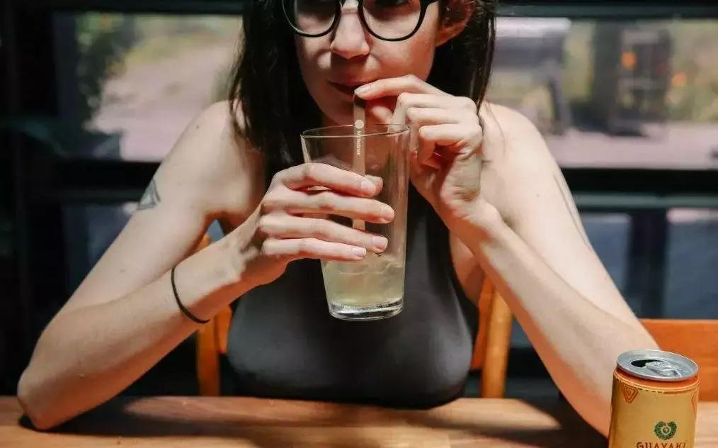 星巴克2020年取消吸管的意义,星巴克什么时候换的纸吸管