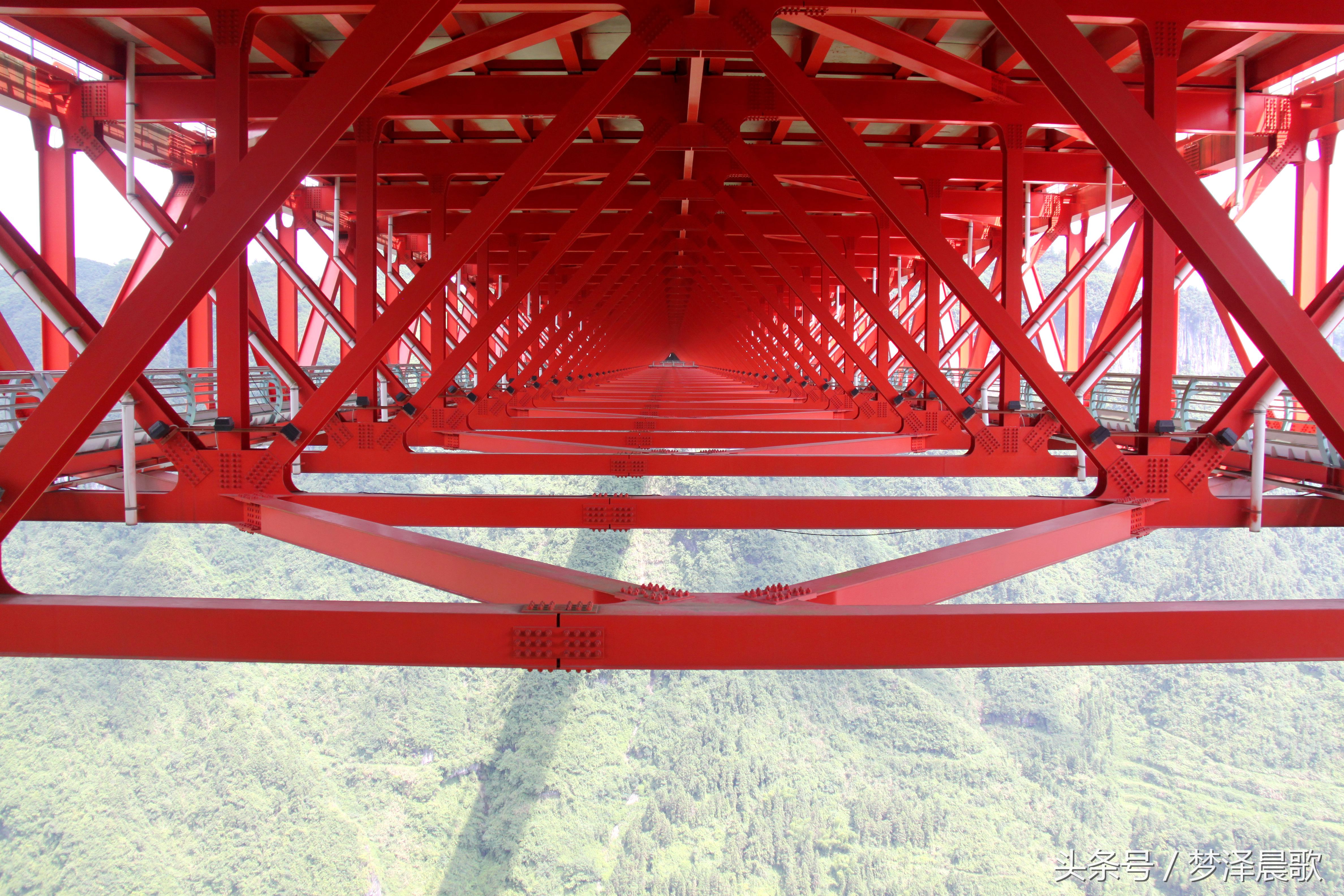 矮寨悬索大桥介绍,航拍湖南湘西矮寨特大悬索