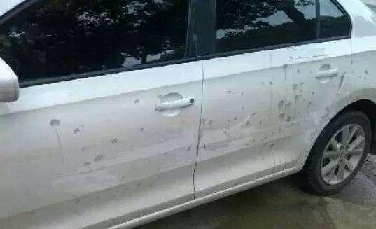 白色车容易氧化变黄么,白色氧化变黄怎么处理