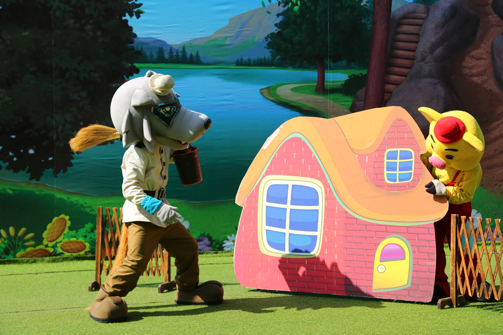 暑假带孩子逛公园,带孩子玩跳楼