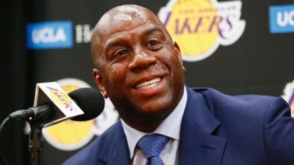 勒布朗詹姆斯与魔术师荣誉对比,勒布朗与魔术的冲突