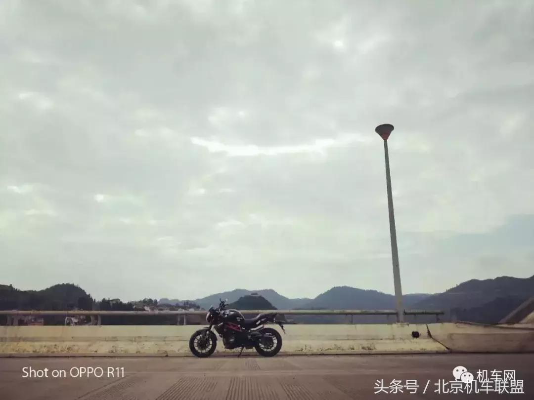 摩友旅途美景,摩友们感受骑行的独特魅力