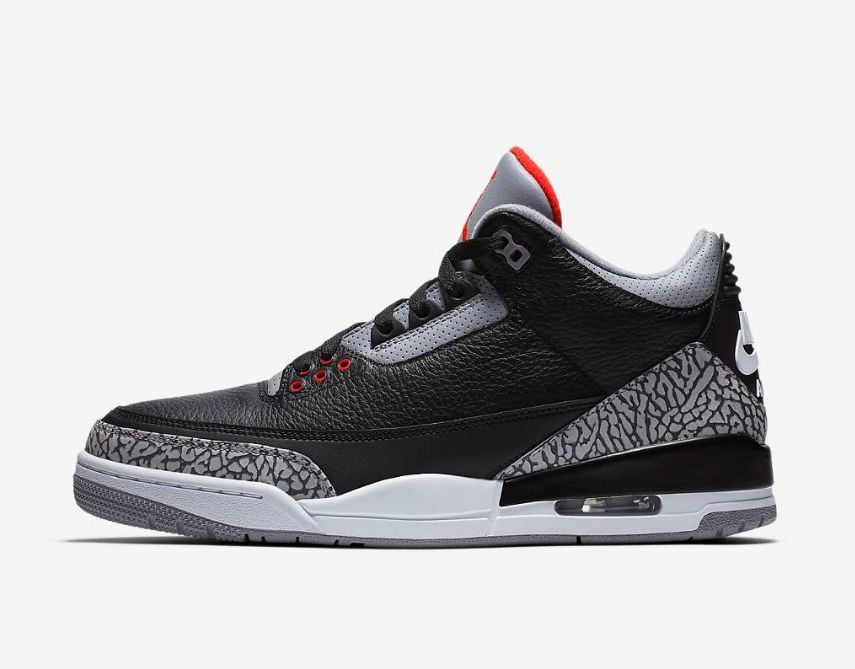 篮球鞋随处可见,足球鞋却难得一见,网友:国产巨头真是精明啊