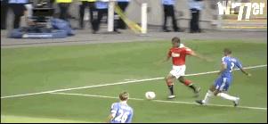 足球球场上的搞笑瞬间视频,足球场上疯狂球迷的搞笑瞬间