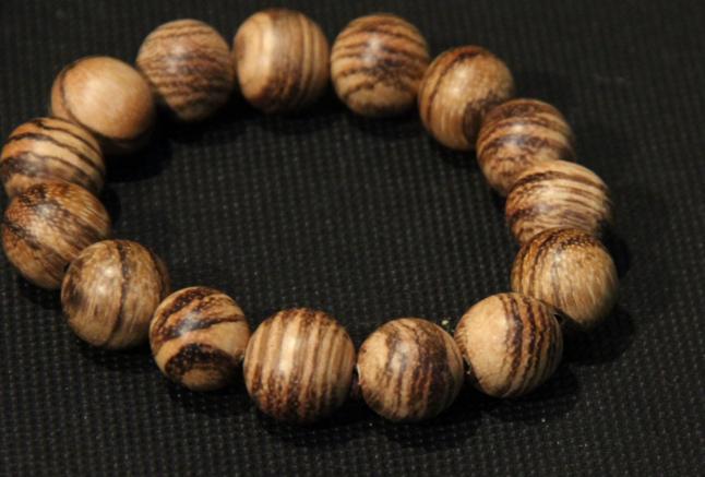 沉香手串的五大优势你了解吗,沉香手串入手注意事项