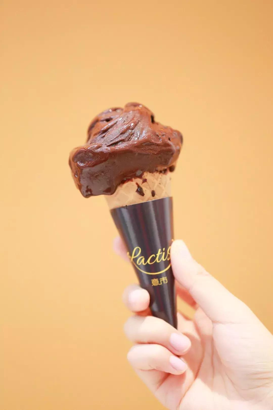 只活5分钟的短命冰激凌，花椒味PK咸蛋黄味，谁更好吃？