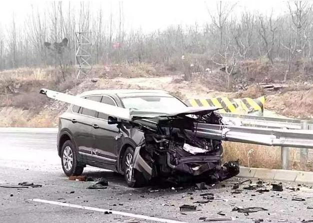 开车不小心撞人了咋办,开车不小心撞人了要住院怎么处理