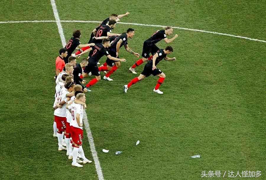 克罗地亚人脱下衣服让世人看透：哪有什么奇迹只有普通人含泪奔跑