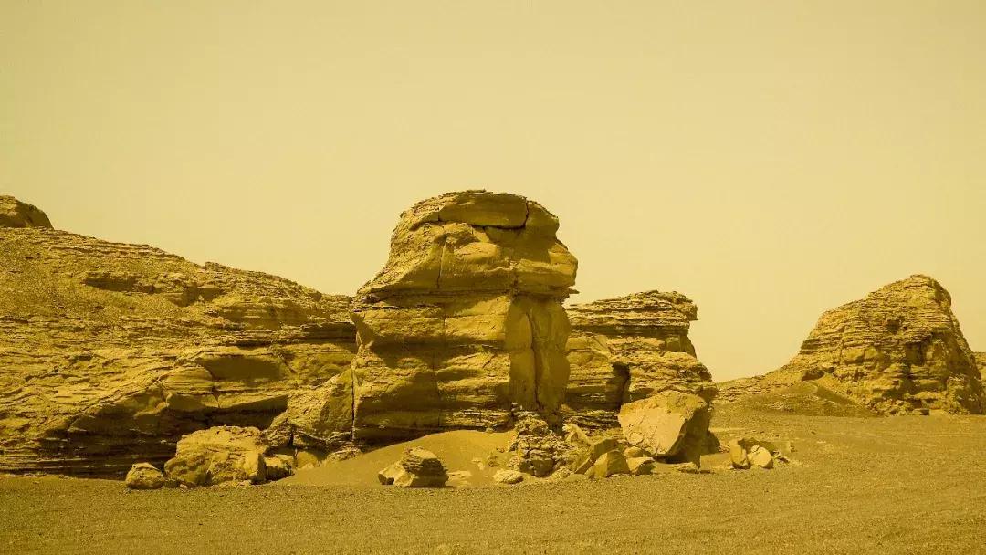 沙漠里把车开到起飞，这才是男人该玩的游戏｜远途心路