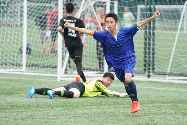 再大的雨也浇不灭我们的热爱足球,2020北京青少年足球比赛